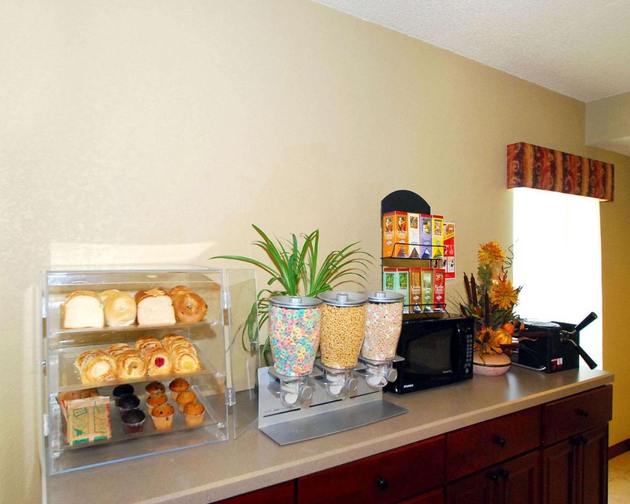 Econo Lodge Inn & Suites Kearney megye Kültér fotó